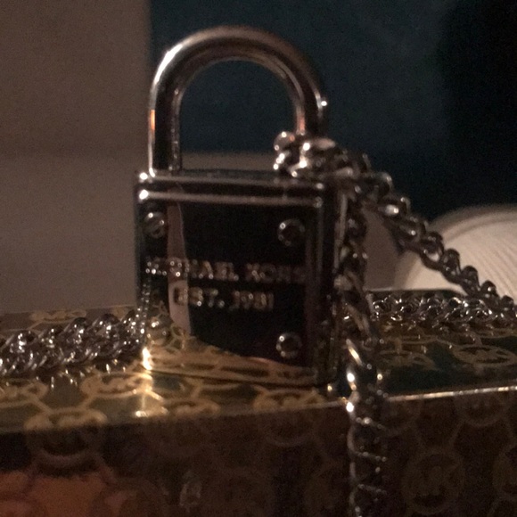 Mk necklace - Picture 2 of 4